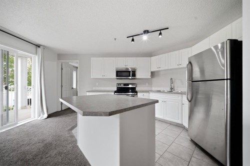 208-3208 Valleyview Park Se, Calgary, AB 