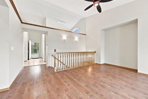 4 Douglasview Park Se, Calgary, AB 