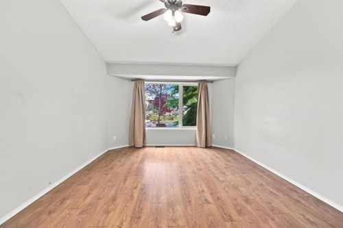 4 Douglasview Park Se, Calgary, AB 