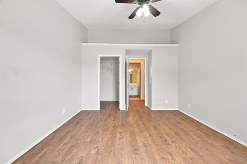 4 Douglasview Park Se, Calgary, AB 