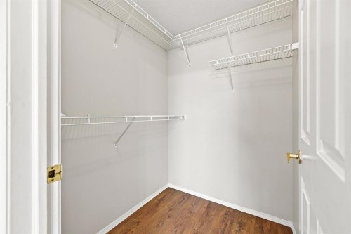 4 Douglasview Park Se, Calgary, AB 