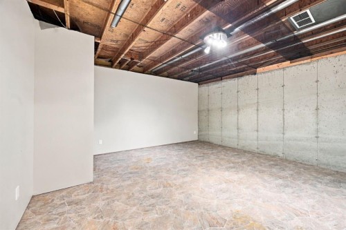 4 Douglasview Park Se, Calgary, AB 