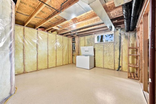 4 Douglasview Park Se, Calgary, AB 