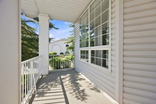 4 Douglasview Park Se, Calgary, AB 