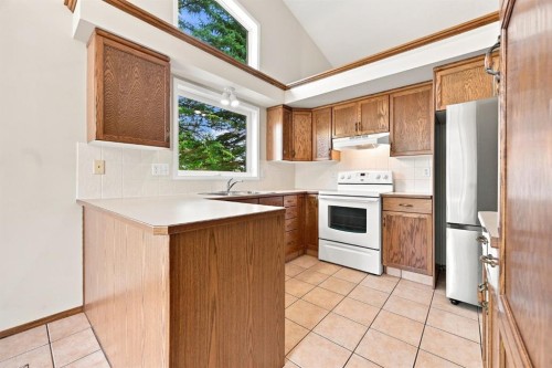 4 Douglasview Park Se, Calgary, AB 