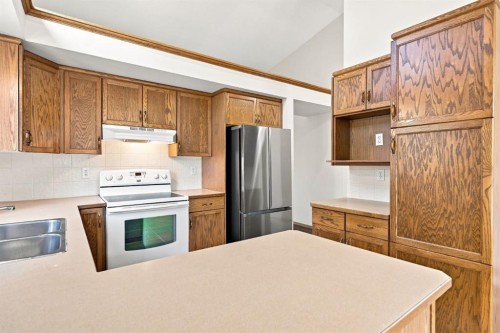 4 Douglasview Park Se, Calgary, AB 
