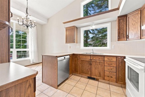 4 Douglasview Park Se, Calgary, AB 