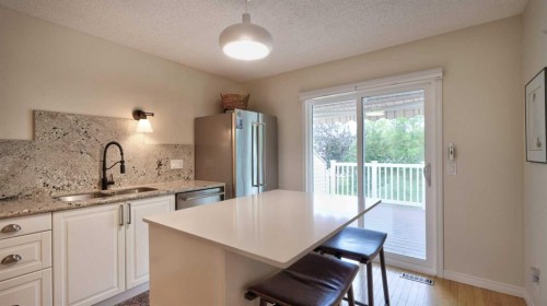 40 Vandoos Villas Nw, Calgary, AB 