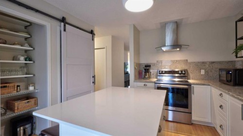 40 Vandoos Villas Nw, Calgary, AB 