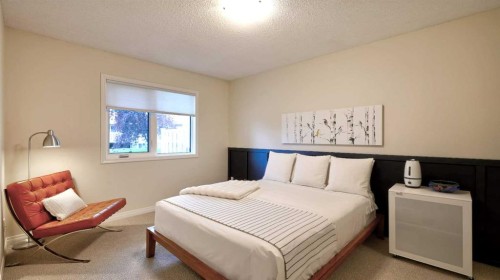 40 Vandoos Villas Nw, Calgary, AB 