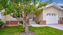 40 Vandoos Villas NW Calgary, AB T3A 4W3