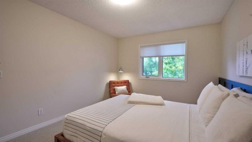 40 Vandoos Villas Nw, Calgary, AB 