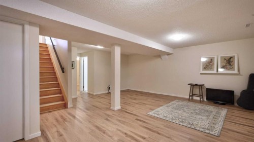 40 Vandoos Villas Nw, Calgary, AB 