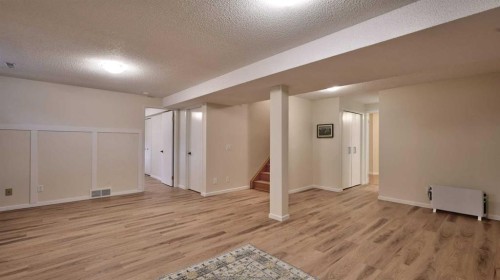 40 Vandoos Villas Nw, Calgary, AB 