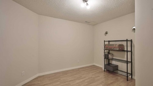 40 Vandoos Villas Nw, Calgary, AB 