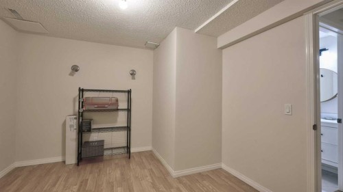 40 Vandoos Villas Nw, Calgary, AB 