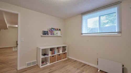 40 Vandoos Villas Nw, Calgary, AB 