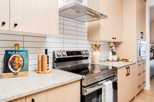 192 Buffaloberry Manor Se, Calgary, AB 