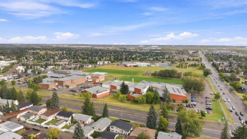 615 63 Avenue Nw, Calgary, AB 