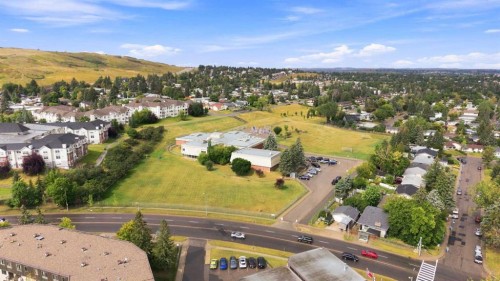 615 63 Avenue Nw, Calgary, AB 