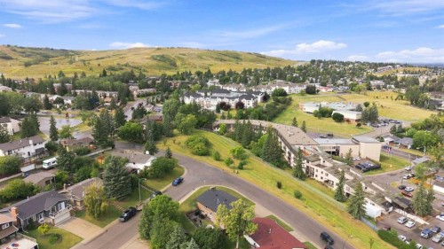 615 63 Avenue Nw, Calgary, AB 