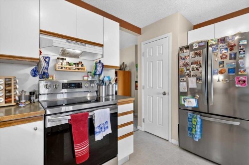 6 Harvest Grove Green Ne, Calgary, AB 