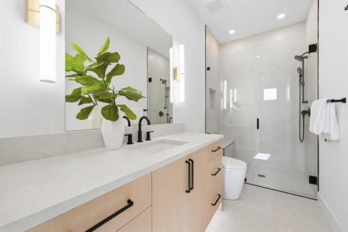 2233 2 Avenue Nw, Calgary, AB 