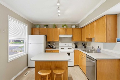 442 Regal Park Ne, Calgary, AB 
