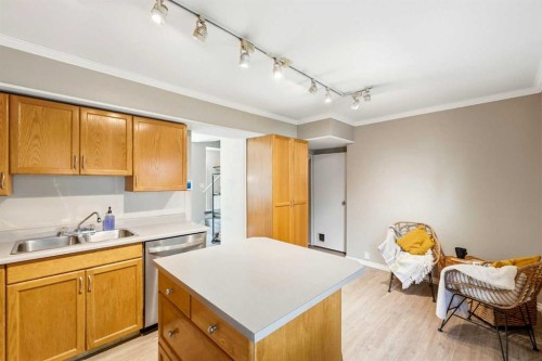 442 Regal Park Ne, Calgary, AB 