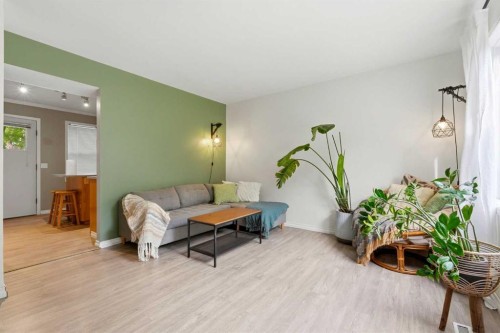 442 Regal Park Ne, Calgary, AB 