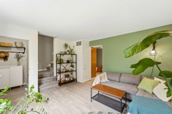 442 Regal Park NE Calgary, AB T2E 0S6