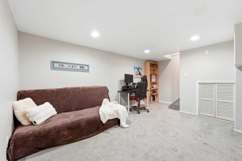 442 Regal Park Ne, Calgary, AB 