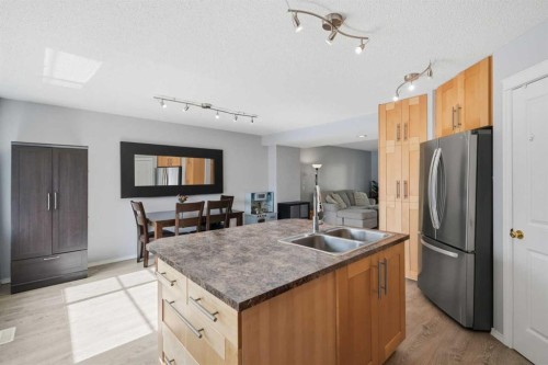 99 Prestwick Circle Se, Calgary, AB 