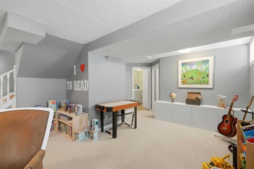 99 Prestwick Circle Se, Calgary, AB 