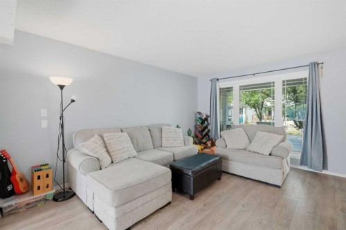 99 Prestwick Circle Se, Calgary, AB 
