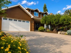 228 Willow Ridge Place SE Calgary, AB T2J 1N3