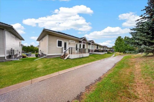 520 Rocky Vista Gardens Nw, Calgary, AB 