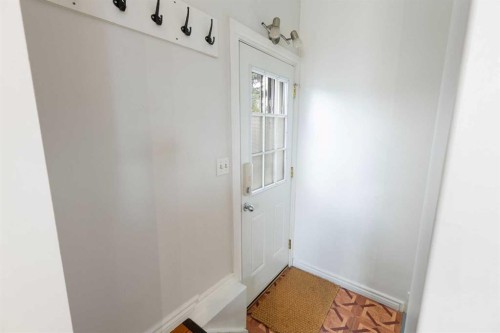 3708 66 Street Nw, Calgary, AB 