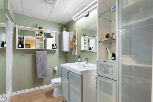 3708 66 Street Nw, Calgary, AB 