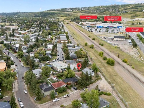 3708 66 Street Nw, Calgary, AB 