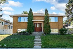 126 Cumberland Drive NW Calgary, AB T2K 1T1