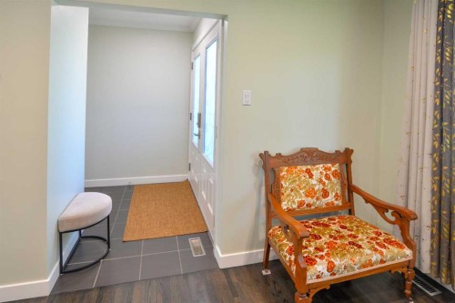 361 Capri Avenue Nw, Calgary, AB 