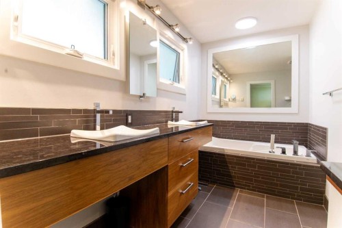 361 Capri Avenue Nw, Calgary, AB 