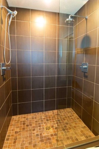 361 Capri Avenue Nw, Calgary, AB 