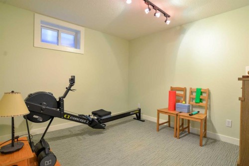 361 Capri Avenue Nw, Calgary, AB 