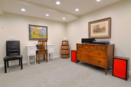 361 Capri Avenue Nw, Calgary, AB 