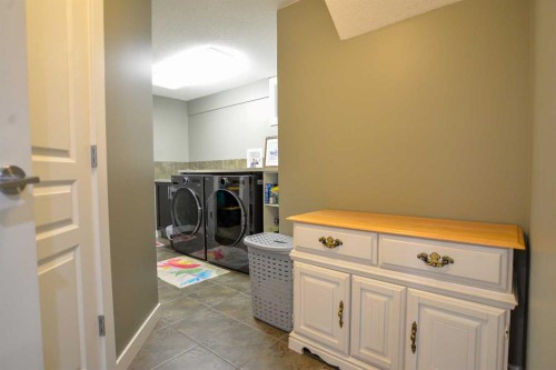 361 Capri Avenue Nw, Calgary, AB 