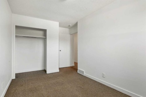 1230 Berkley Drive Nw, Calgary, AB 
