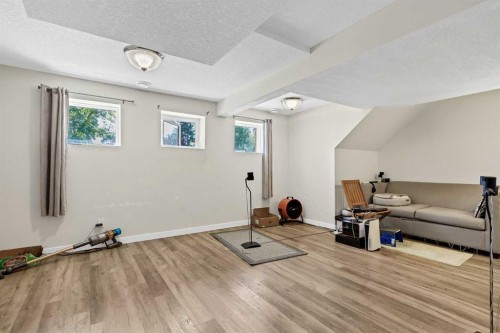 1230 Berkley Drive Nw, Calgary, AB 