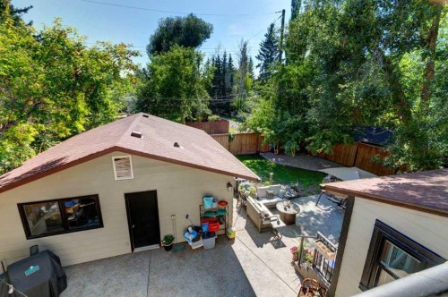 128 Chinook Drive Sw, Calgary, AB 